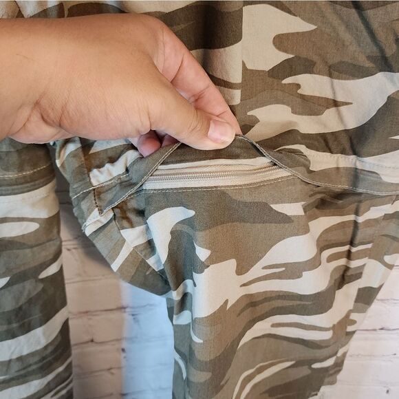 Men's Cabela's zip-up camo hunting pants, 38 X 30 - Picture 2 of 7